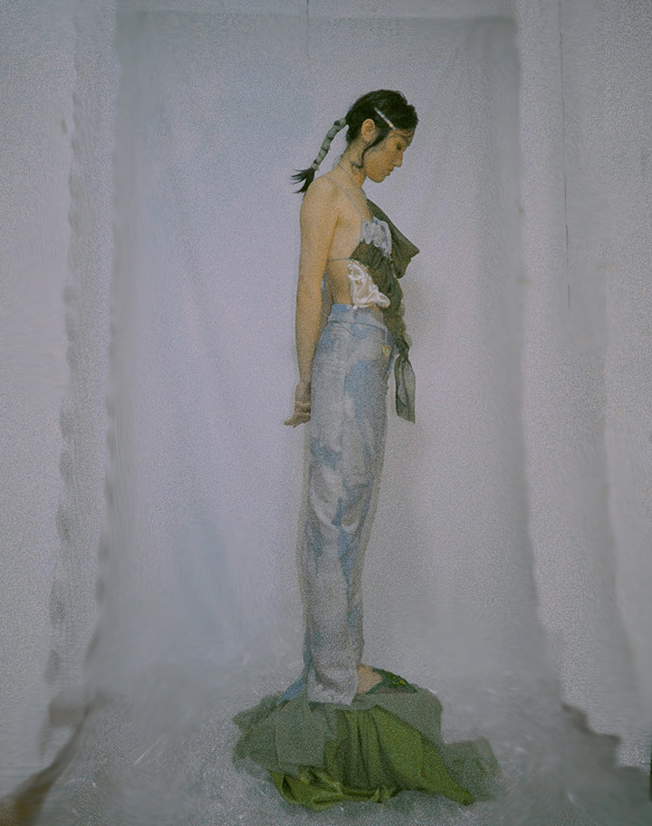 Photo 5 - side view, model standing