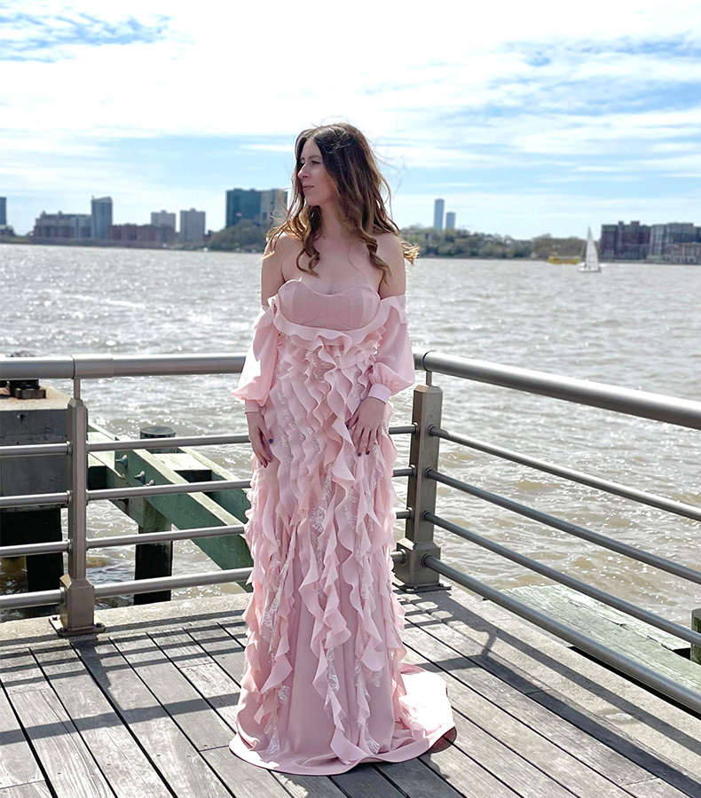 This mermaid-cut dress is made with cups, unwire, and metal spiral boning.