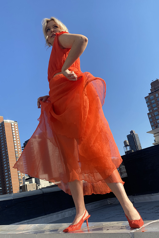 This is a close-up image of the top front closure on the model.