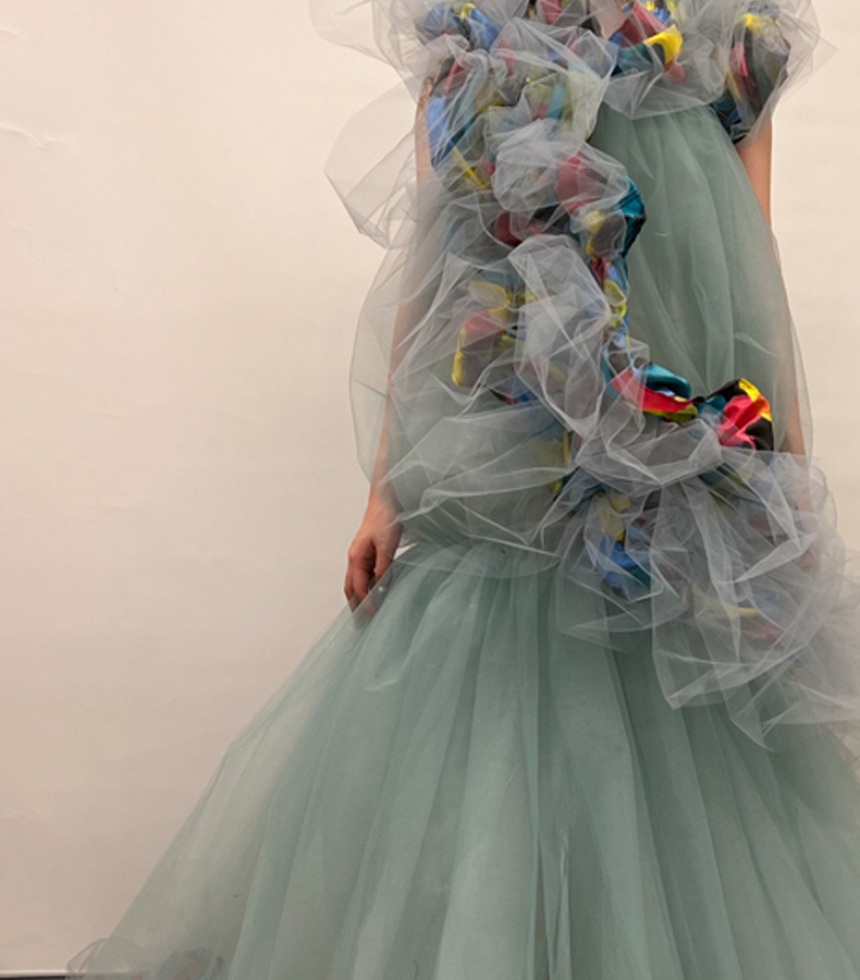 Front view of the gown. Using two colors of tulle to present the color.