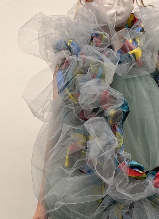 Detail of the puff train. Uses the fabric I painted with classic Chinese colors and covered by a layer of tulle.