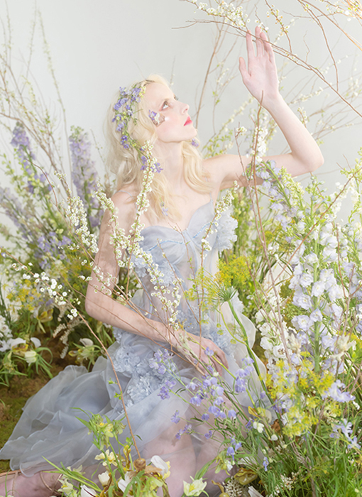 The softness and airiness of the dress is conveyed with the breath-like silk organza.